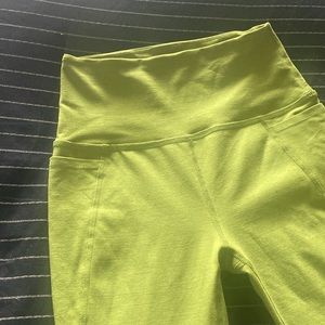 Avocado colored beyond Yoga size medium Capri pants